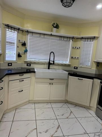 16401 SW 141st Ave, Miami, FL 33177