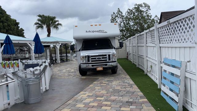 16401 SW 141st Ave, Miami, FL 33177