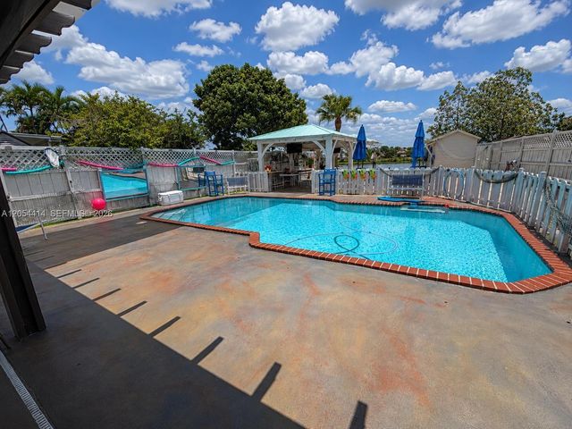 16401 SW 141st Ave, Miami, FL 33177