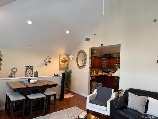 60-28 60th Place, Maspeth, NY 11378