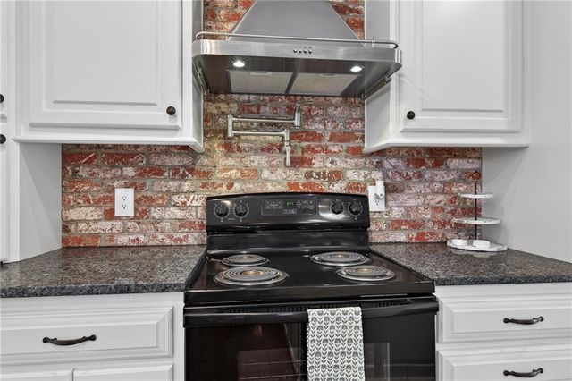 708 S Harrison Street, Olathe, KS 66061