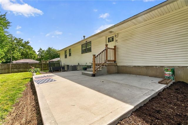 708 S Harrison Street, Olathe, KS 66061