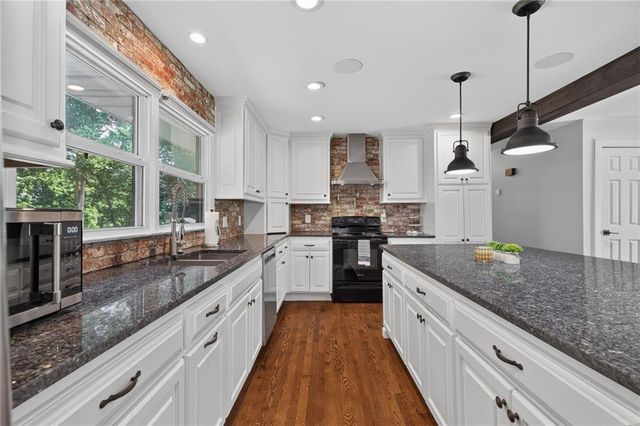 708 S Harrison Street, Olathe, KS 66061