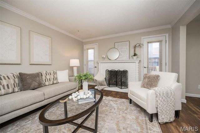 10381 Oxford Hill Drive 22, St Louis, MO 63146