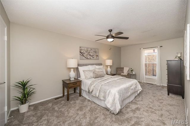 10381 Oxford Hill Drive 22, St Louis, MO 63146