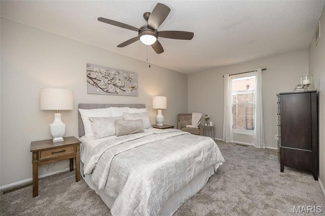 10381 Oxford Hill Drive 22, St Louis, MO 63146