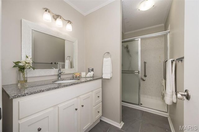 10381 Oxford Hill Drive 22, St Louis, MO 63146