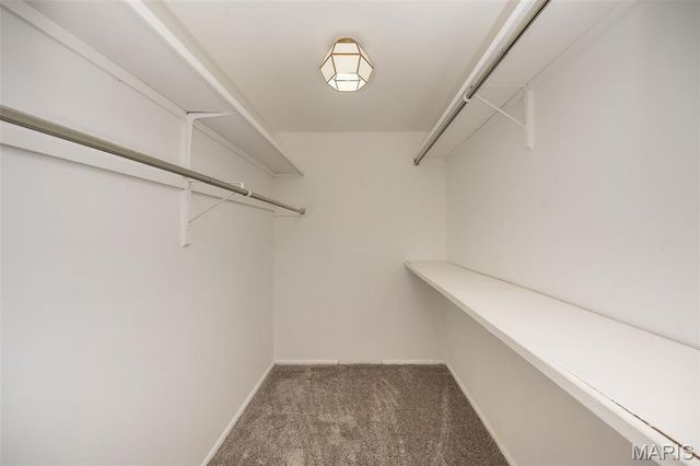 10381 Oxford Hill Drive 22, St Louis, MO 63146