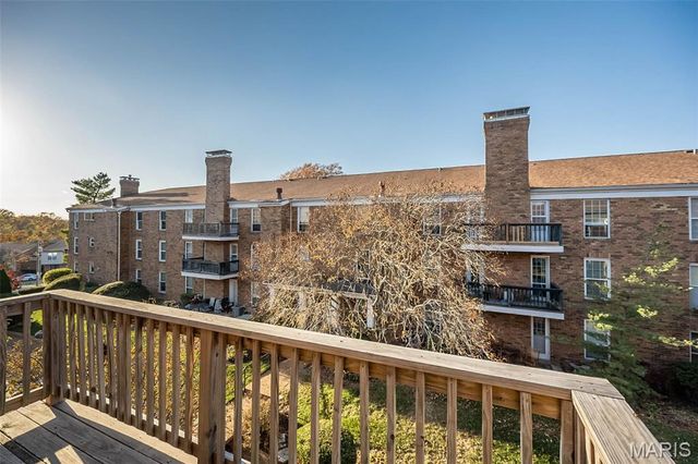 10381 Oxford Hill Drive 22, St Louis, MO 63146