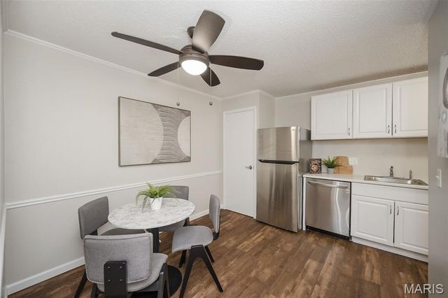 10381 Oxford Hill Drive 22, St Louis, MO 63146