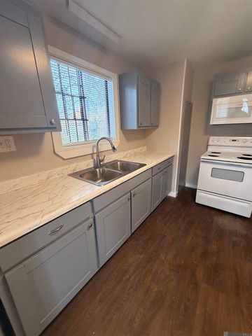 702 N 46th St, Baton Rouge, LA 70802