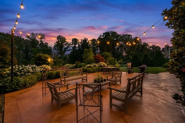 8645 Belladonna Dr, College Grove, TN 37046