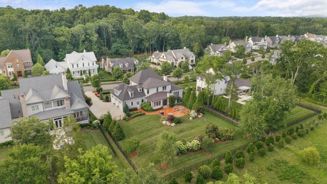 8645 Belladonna Dr, College Grove, TN 37046