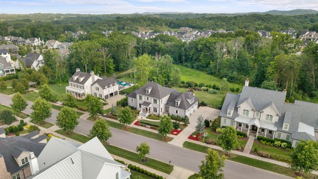 8645 Belladonna Dr, College Grove, TN 37046