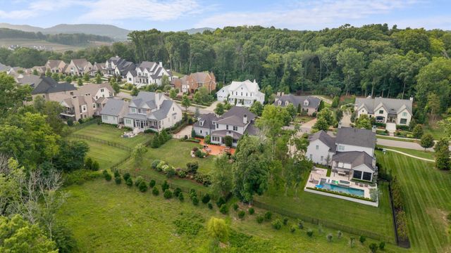 8645 Belladonna Dr, College Grove, TN 37046