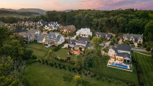 8645 Belladonna Dr, College Grove, TN 37046