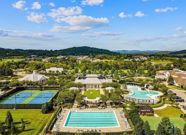 8645 Belladonna Dr, College Grove, TN 37046