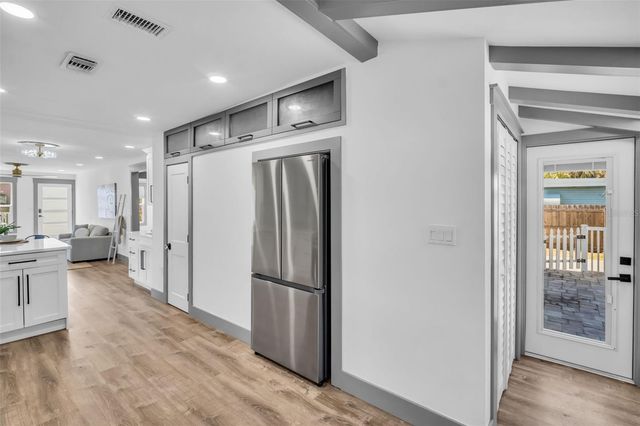 4933 NEWTON AVENUE S, Gulfport, FL 33707