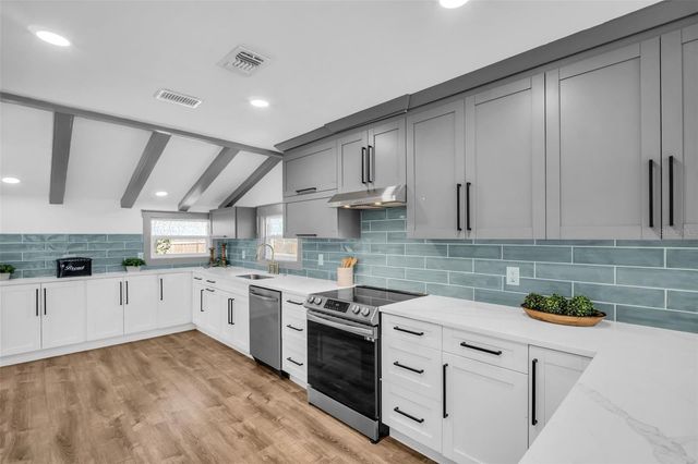 4933 NEWTON AVENUE S, Gulfport, FL 33707