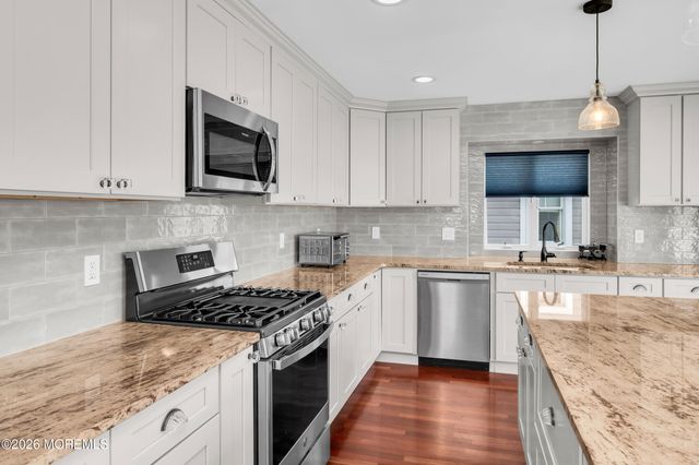 20 W Granada Drive, Brick, NJ 08723