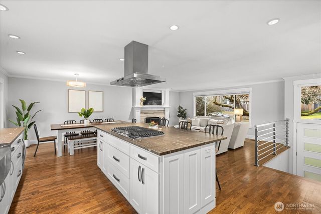 7455 NE 120TH Street, Kirkland, WA 98034