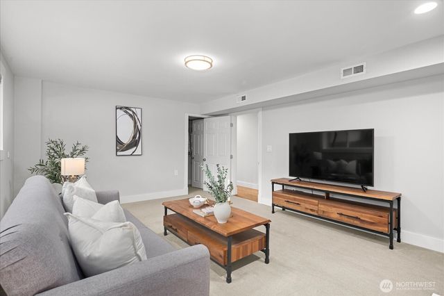 7455 NE 120TH Street, Kirkland, WA 98034