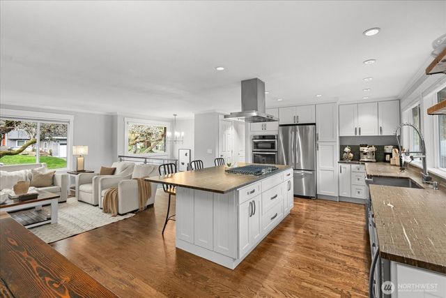 7455 NE 120TH Street, Kirkland, WA 98034