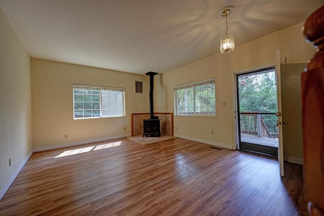 5115 Red Rock Dr, Foresthill, CA 95631