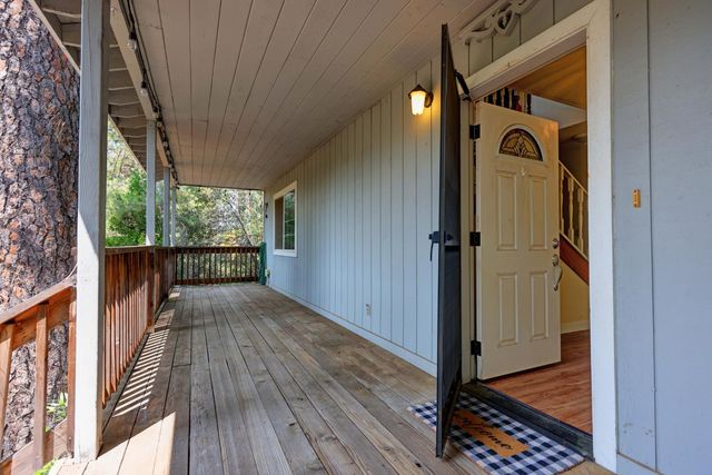 5115 Red Rock Dr, Foresthill, CA 95631