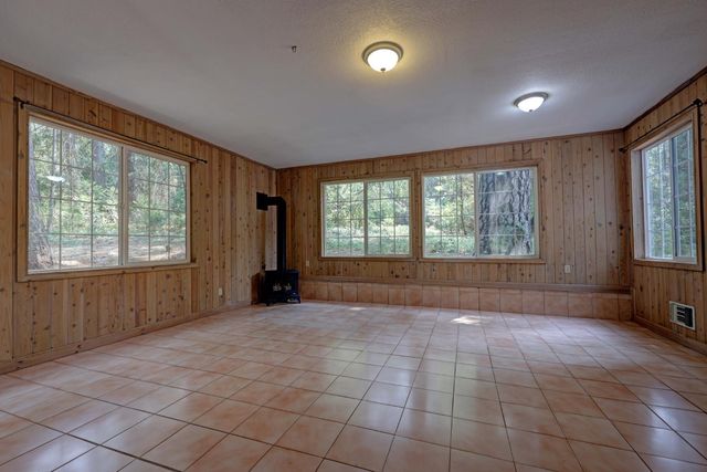 5115 Red Rock Dr, Foresthill, CA 95631