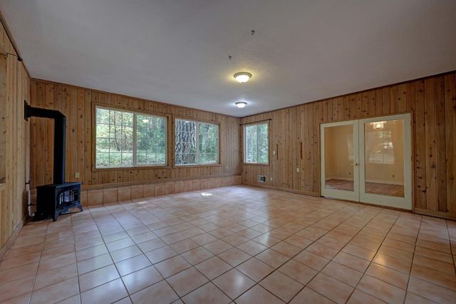 5115 Red Rock Dr, Foresthill, CA 95631