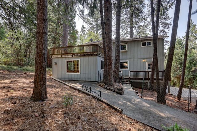 5115 Red Rock Dr, Foresthill, CA 95631