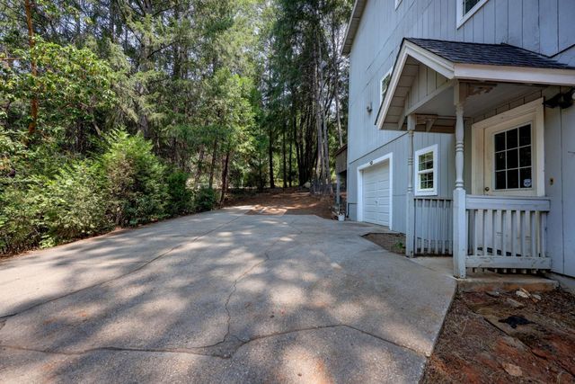 5115 Red Rock Dr, Foresthill, CA 95631