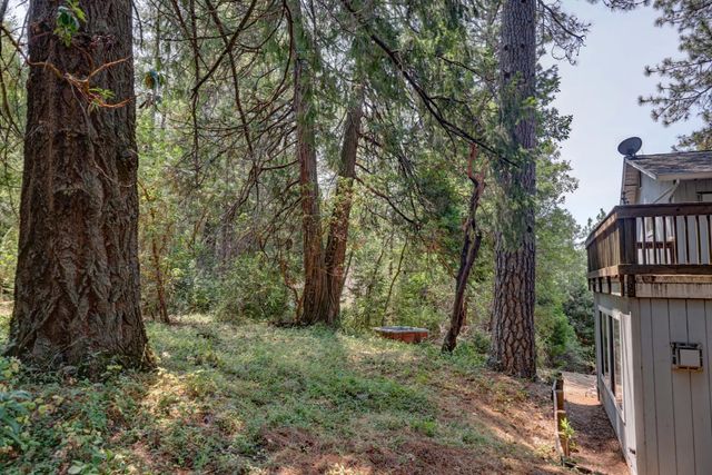 5115 Red Rock Dr, Foresthill, CA 95631