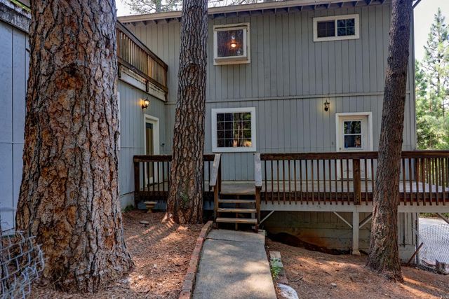 5115 Red Rock Dr, Foresthill, CA 95631