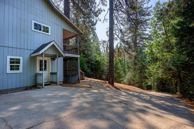 5115 Red Rock Dr, Foresthill, CA 95631