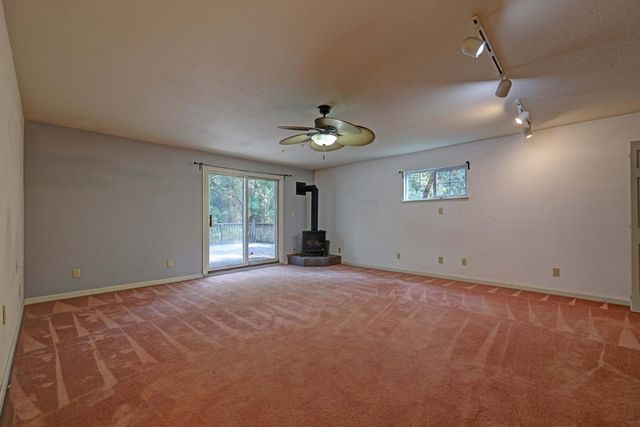 5115 Red Rock Dr, Foresthill, CA 95631