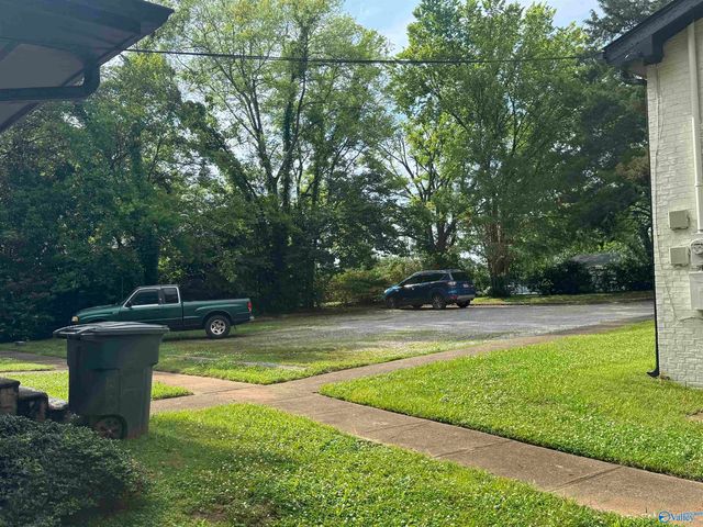 1114 Oakwood Avenue A, Huntsville, AL 35811