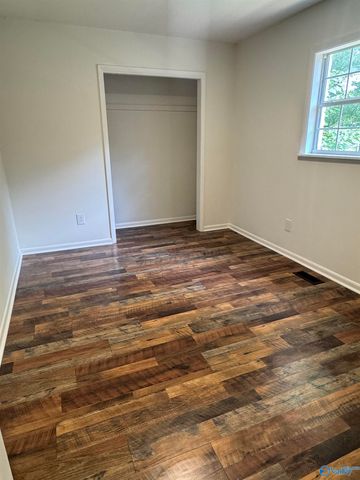 1114 Oakwood Avenue A, Huntsville, AL 35811