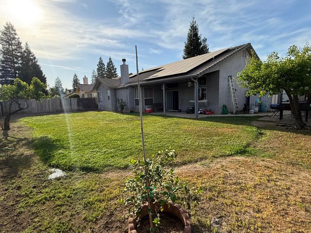 2537 W Clinton Avenue, Visalia, CA 93291