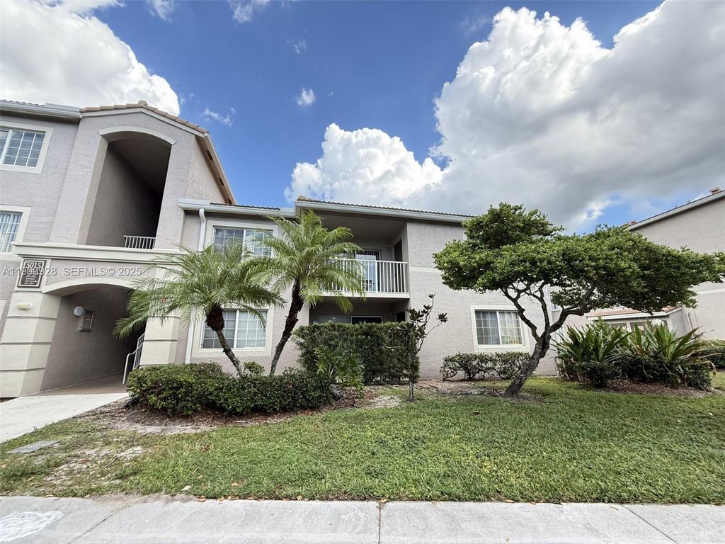 5015 Wiles Road 207, Coconut Creek, FL 33073