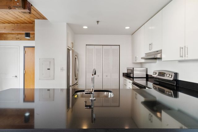 15 Sleeper Street 106, Boston, MA 02210