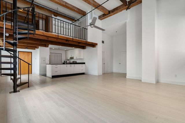15 Sleeper Street 106, Boston, MA 02210