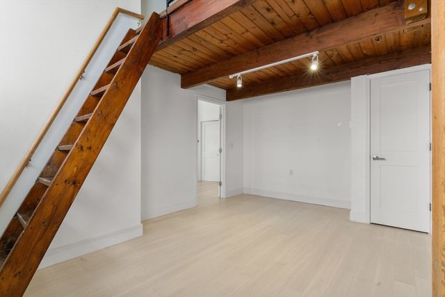 15 Sleeper Street 106, Boston, MA 02210