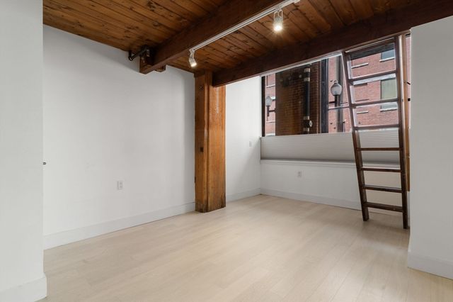 15 Sleeper Street 106, Boston, MA 02210