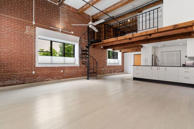15 Sleeper Street 106, Boston, MA 02210