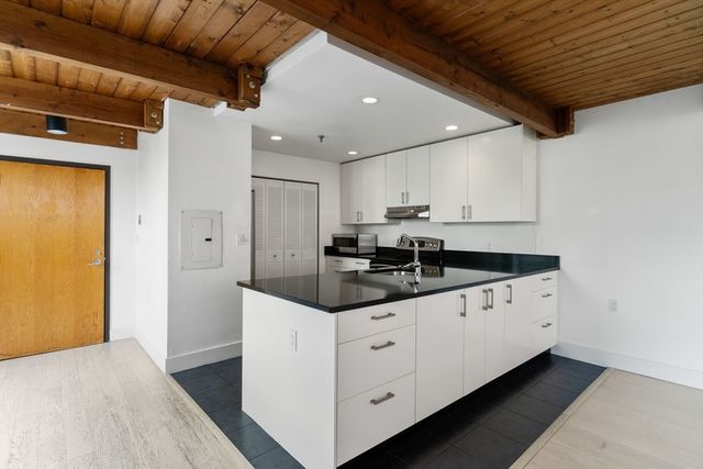 15 Sleeper Street 106, Boston, MA 02210