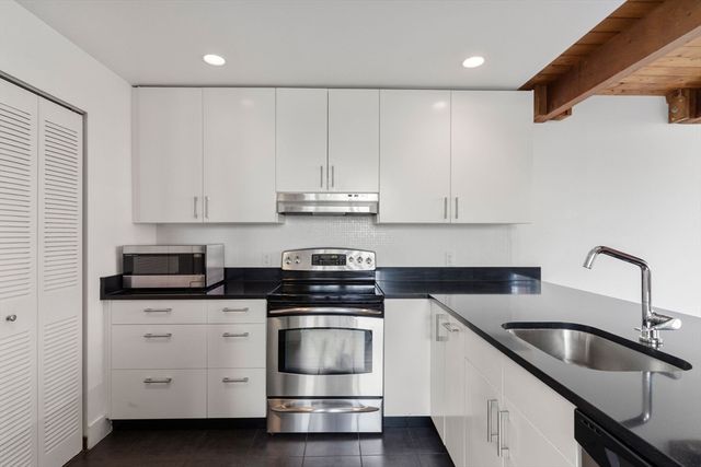 15 Sleeper Street 106, Boston, MA 02210