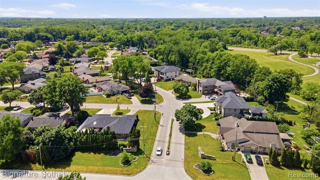6344 Campus Drive, Dearborn Heights, MI 48127