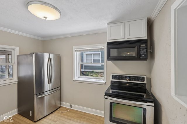 5527 Crestview Avenue, Indianapolis, IN 46220